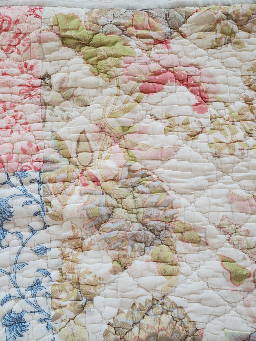 Pottery Barn Floral Patchwork Cotton Set Of 2 Standard Pillow Shams